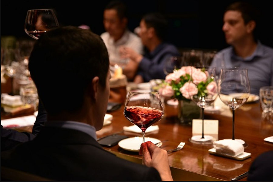 Thưởng thức rượu Alicanto Cabernet Sauvignon 3L