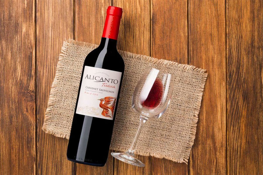 Thưởng thức rượu Alicanto Tradicion Cabernet Sauvignon đúng cách