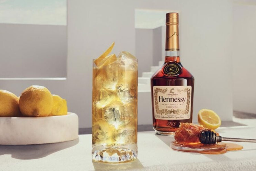 Thưởng thức rượu Hennessy Very Special đúng chuẩn