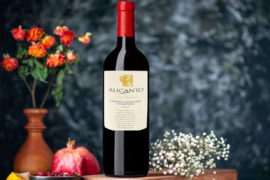 Thưởng thức rượu vang Alicanto Gran Reserva Cabenet Sauvignon Carmenere