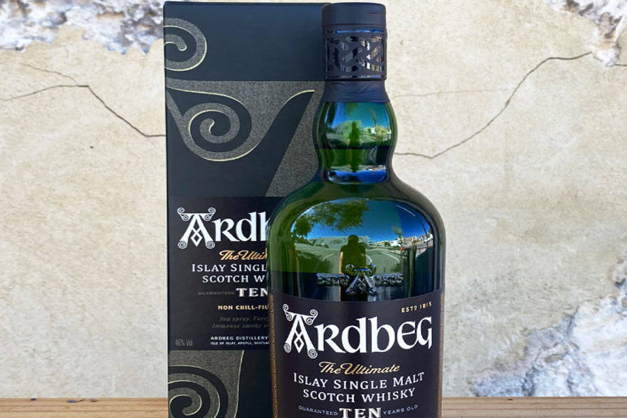 Ardbeg Single Malt 10YO là một dòng whisky Islay
