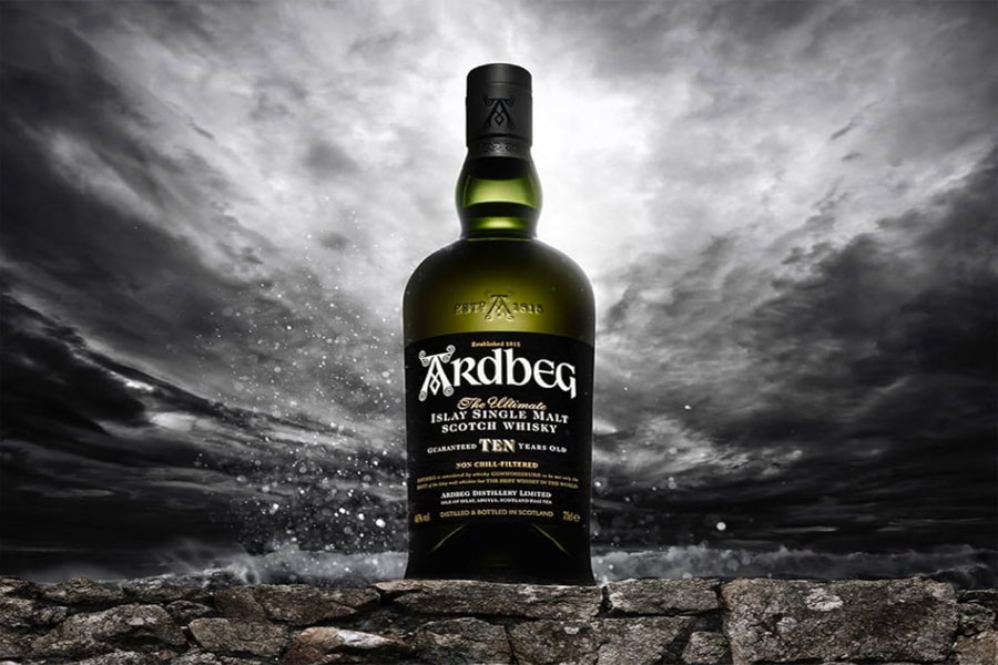 Ardbeg Single Malt 10YO mạnh mẽ và cá tính