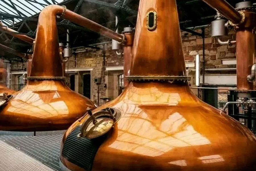 Chưng cất kép để tạo ra rượu Jim Beam White