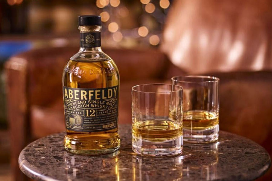 Rượu Aberfeldy 12YO tập trung vào sự cân bằng tinh tế
