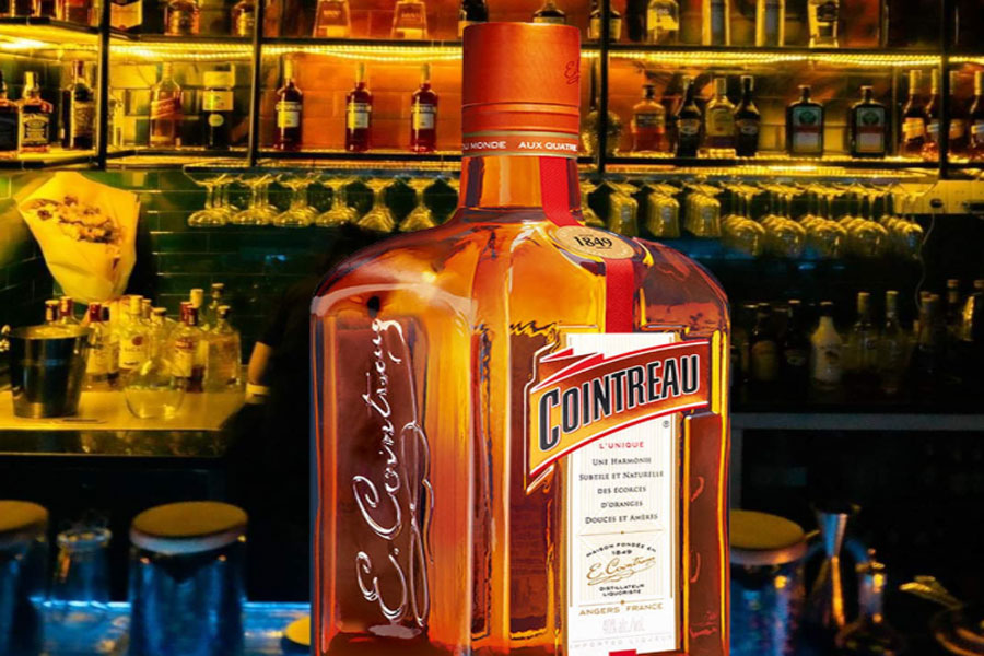 Sản phẩm rượu Cointreau tại Việt Âu Bev