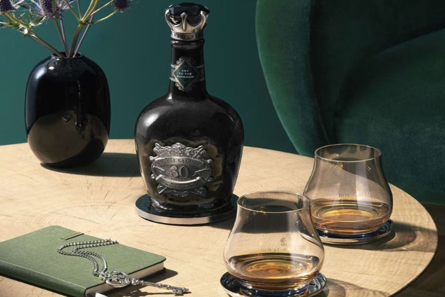 Chai Royal Salute 30YO Kingdom đẳng cấp