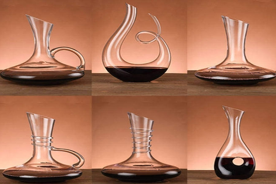 Rót Alicanto Cabernet Sauvignon ra decanter để rượu thở