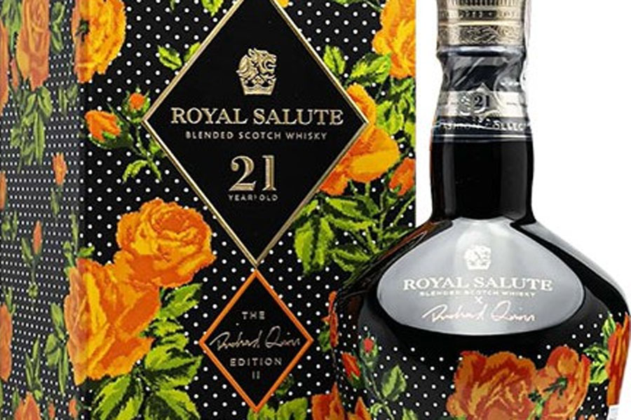 Royal Salute 21Yo Richard Quinn có thiết kế chai độc đáo