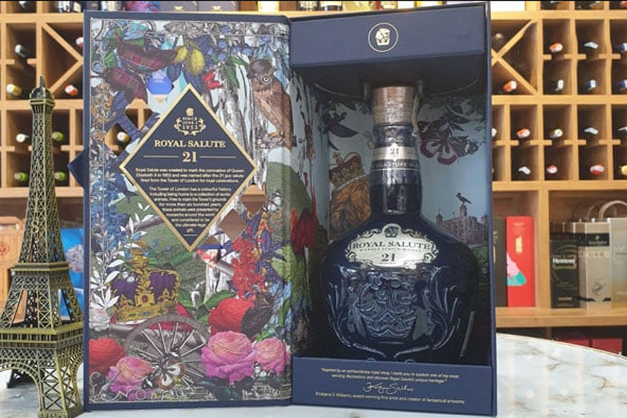 Royal Salute 21Yo The Malts Blend sở hữu tầng hương phong phú