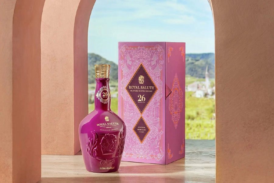 Rượu Royal Salute 26YO Kingdom sang trọng và tinh tế