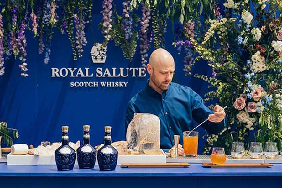 Thưởng thức rượu Royal Salute 21 đúng chuẩn