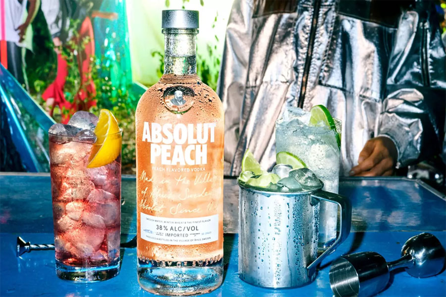 Absolut Apeach Vodka nổi tiếng với hương đào cuốn hút