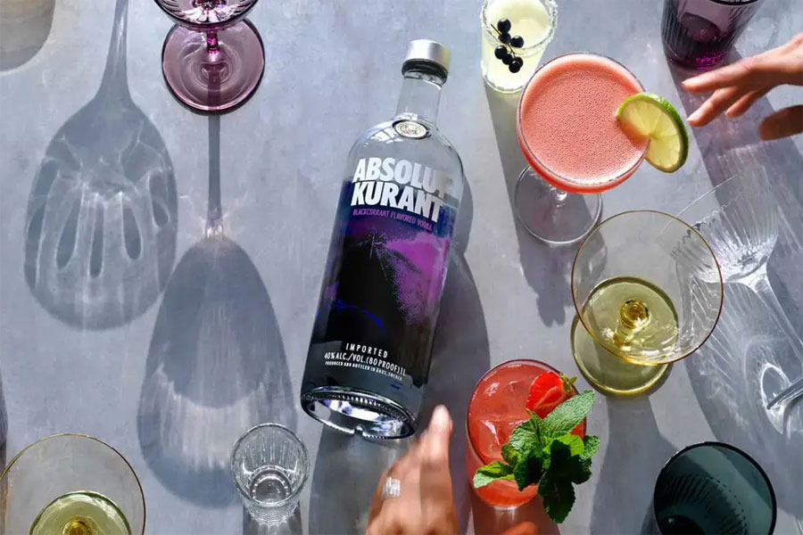 Thưởng thức Absolut Kurant Vodka đúng cách