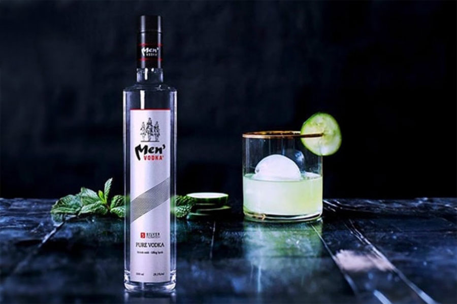 Thưởng thức rượu Vodka Men